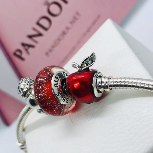 PANDORA Disney Snow White Murano, Apple & Owl Set - Picture 3 of 8